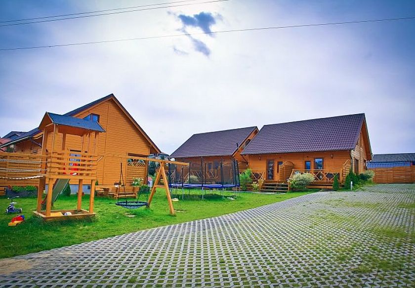 ZŁOTE DOMKI                 11