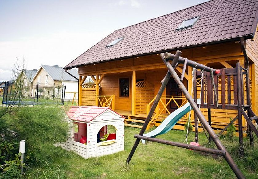 ZŁOTE DOMKI                 13