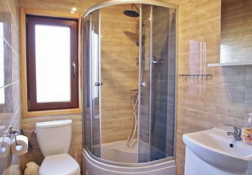 ZŁOTE DOMKI                 3