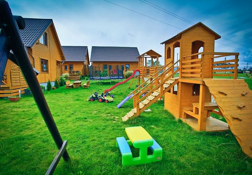 ZŁOTE DOMKI                 6