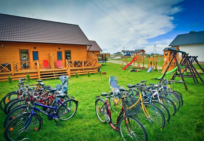 ZŁOTE DOMKI                 - noclegi Chłapowo